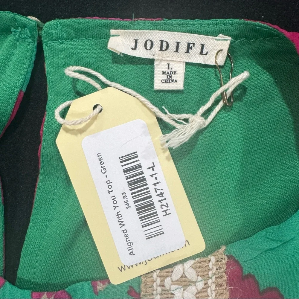 JODIFL Vibrant Floral Blouse with Lace Detail - Picture 7 of 8